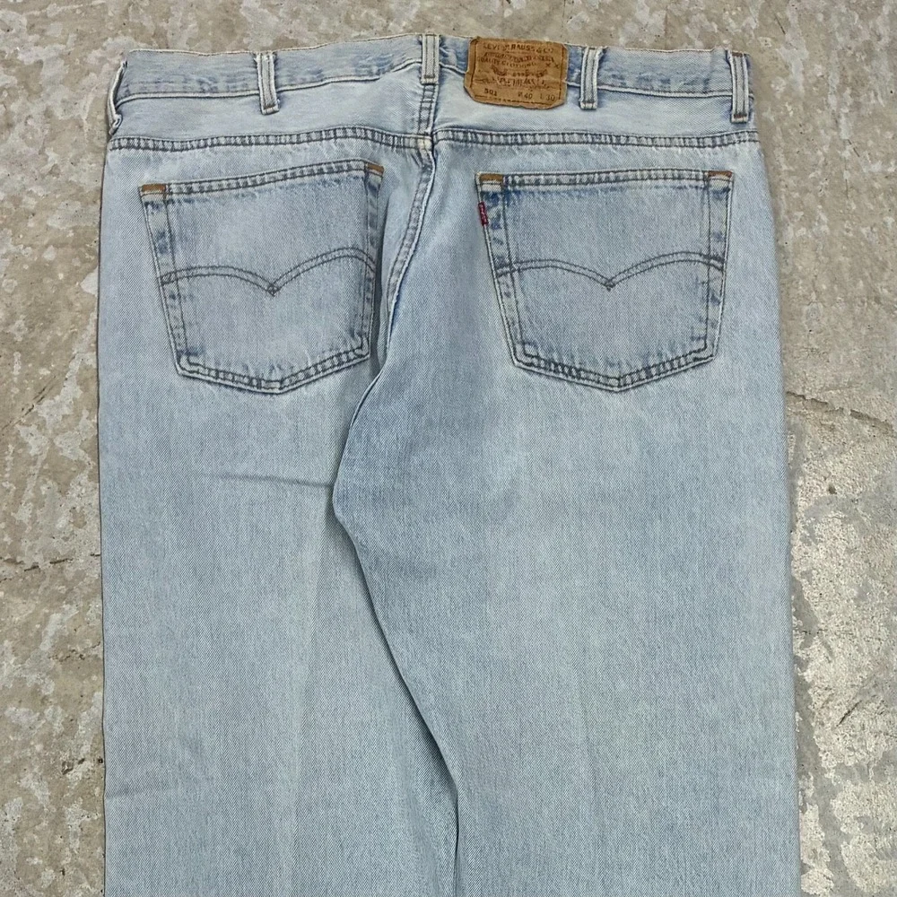 Vintage Levis 501Jeans Mens 40x30 USA Straight Light Faded Denim 90s Farmer Work